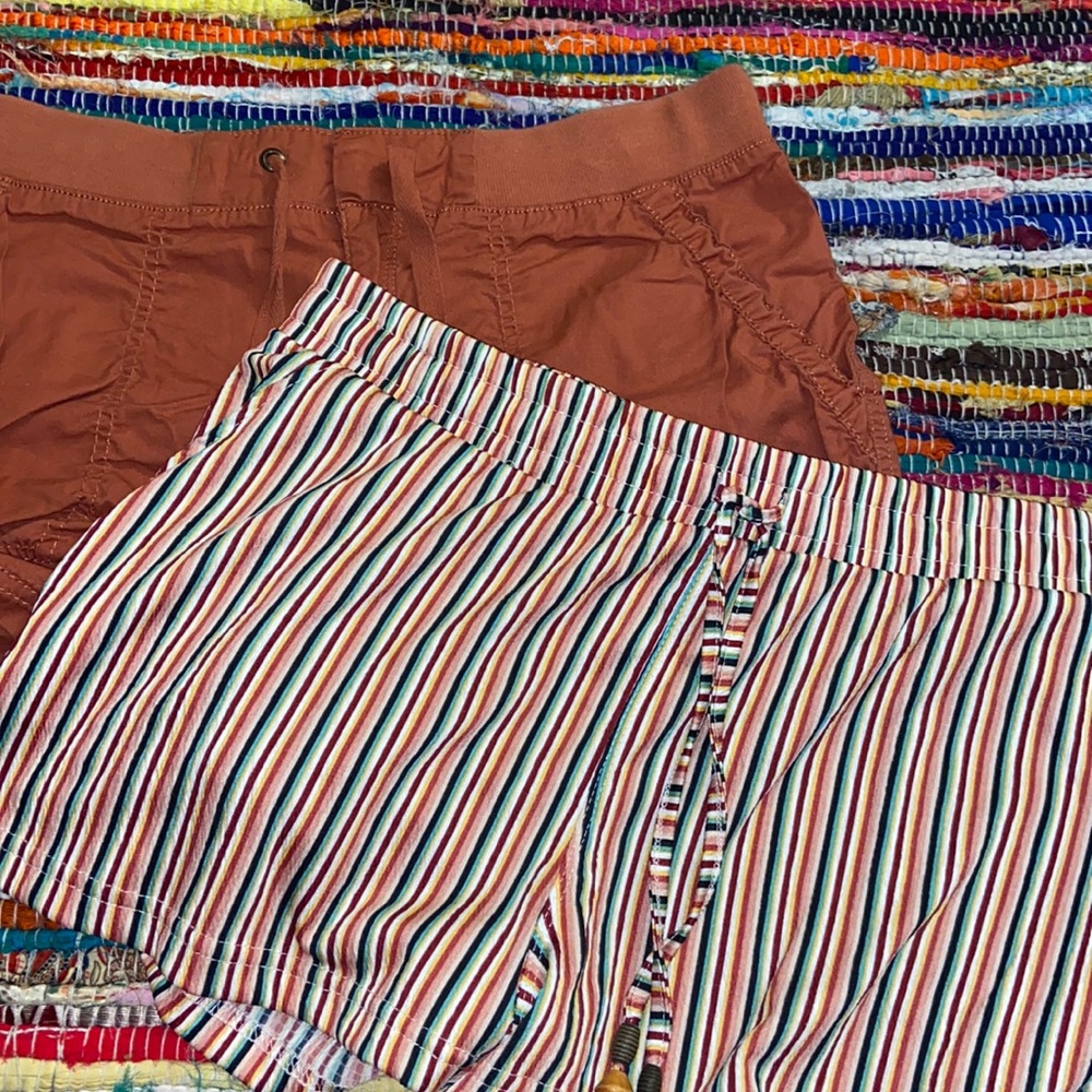2 pairs of shorts